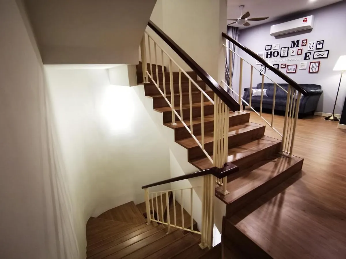 Batu Ferringhi Gold Pearl Luxury Homestay Near Beach With Intex Pool בית נופש באטו פרינג'י