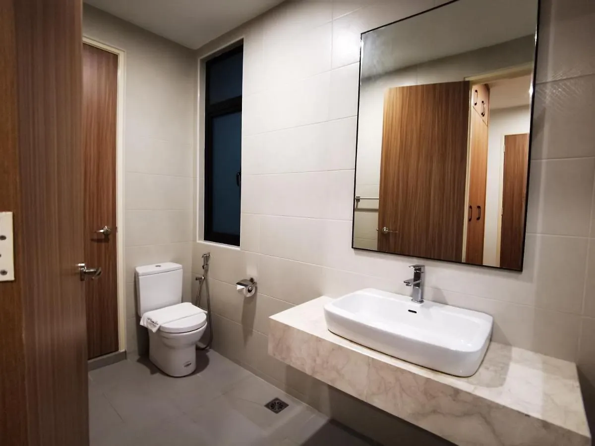Batu Ferringhi Gold Pearl Luxury Homestay Near Beach With Intex Pool בית נופש