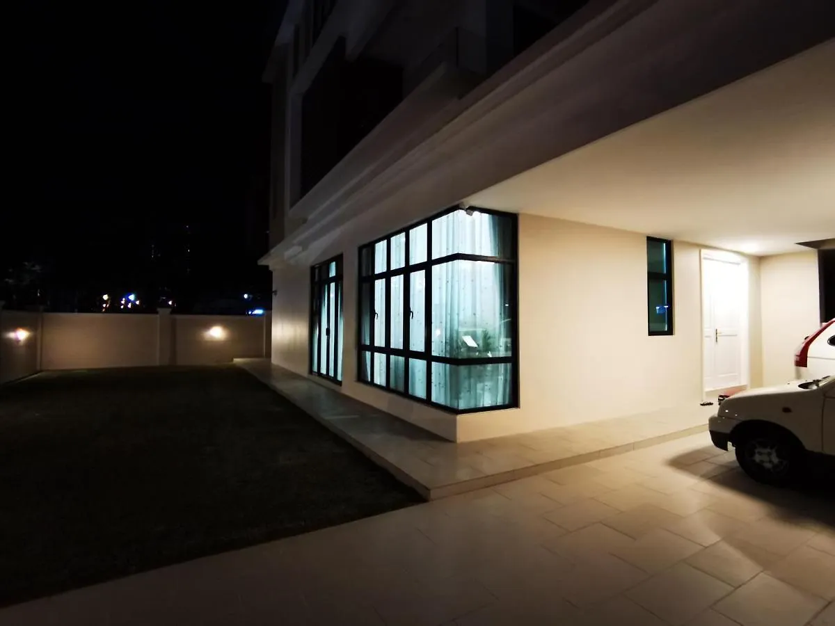 Batu Ferringhi Gold Pearl Luxury Homestay Near Beach With Intex Pool באטו פרינג'י