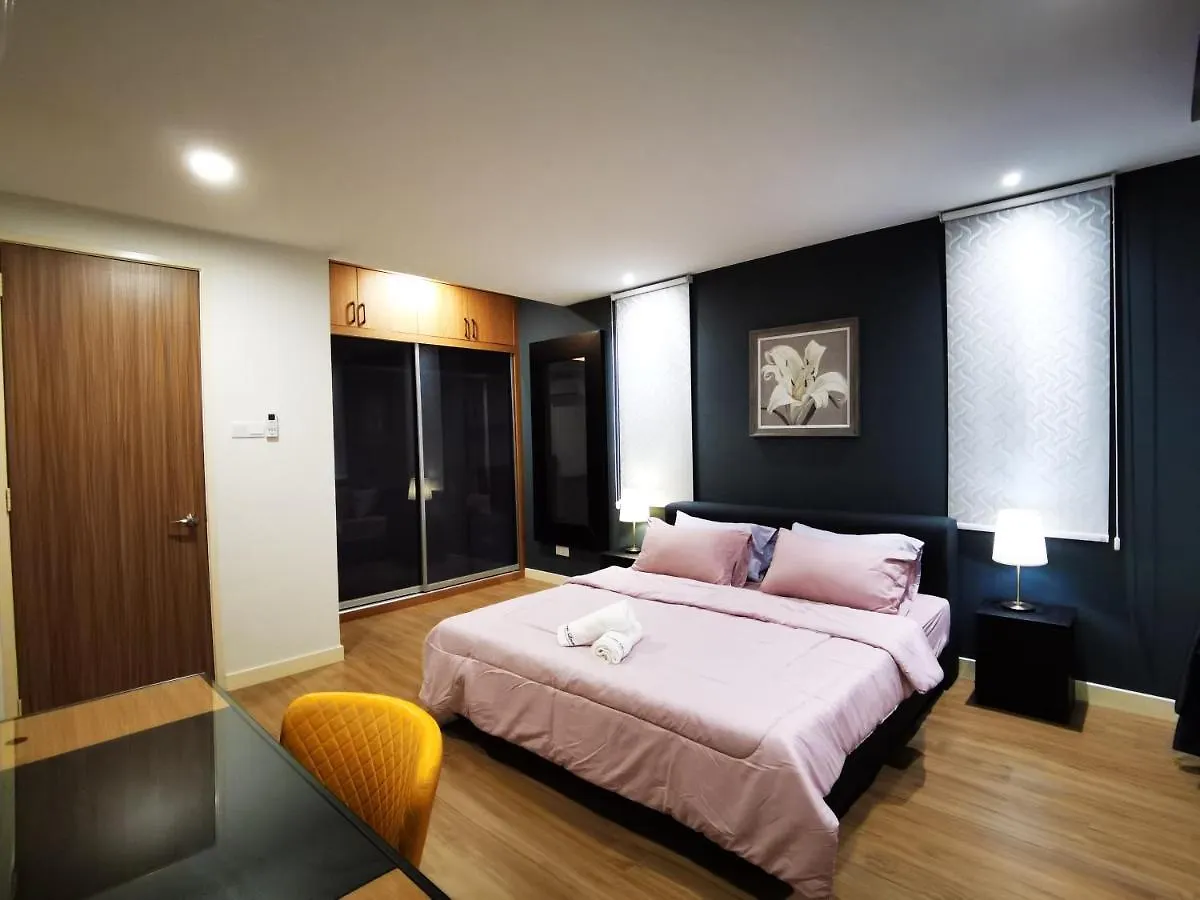 בית נופש Batu Ferringhi Gold Pearl Luxury Homestay Near Beach With Intex Pool מלזיה