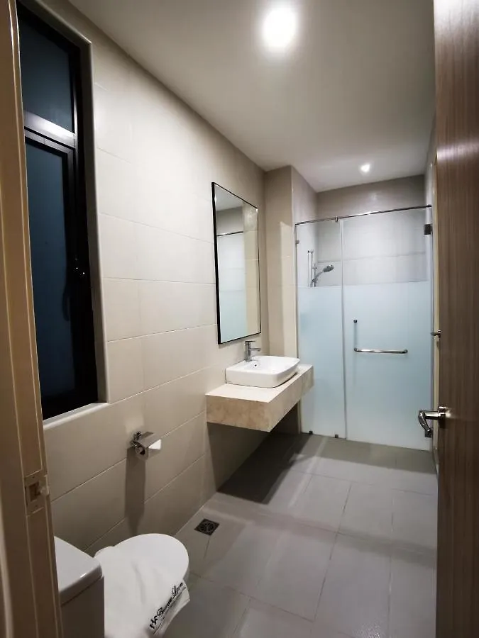 Batu Ferringhi Gold Pearl Luxury Homestay Near Beach With Intex Pool בית נופש