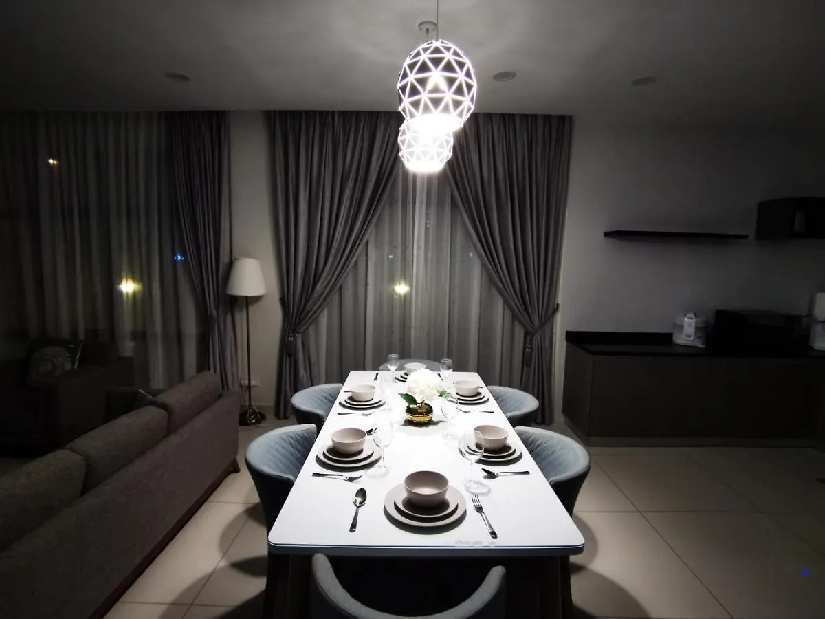 בית נופש Batu Ferringhi Gold Pearl Luxury Homestay Near Beach With Intex Pool